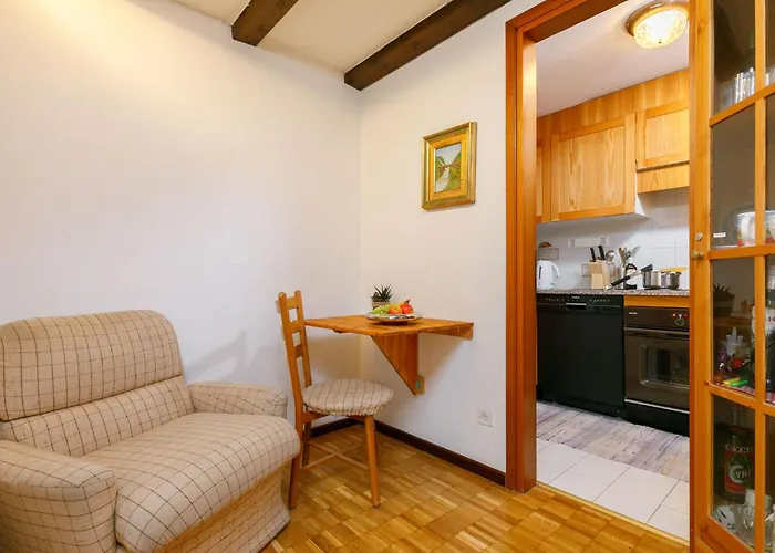 Apt-17 By Interhome Daire